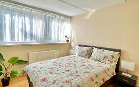 Spacious Flat Finsbury Park Station